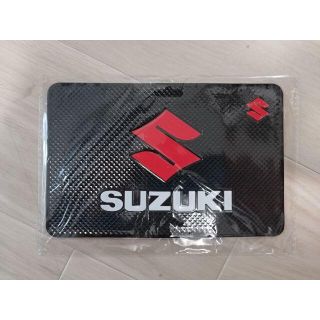 スズキ(スズキ)のスズキ SUZUKI 車内滑り止めシート マット【新品・未使用】(車内アクセサリ)