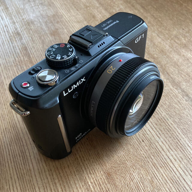 Panasonic(パナソニック)のパナソニック LUMIX DMC-GF1  G20mm f1.7 ASPH スマホ/家電/カメラのカメラ(ミラーレス一眼)の商品写真