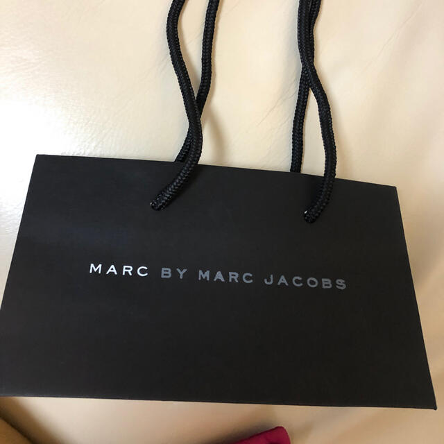 MARC BY MARC JACOBS(マークバイマークジェイコブス)のMARCBYMARCJACOBS紙袋 レディースのバッグ(ショップ袋)の商品写真