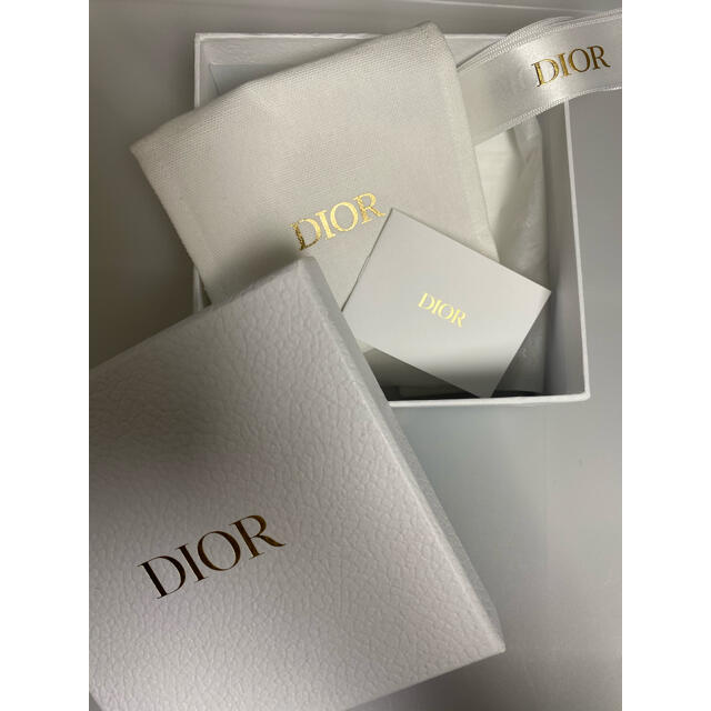 Dior(ディオール)のディオール　Dior ギフト　ボックス　リボン　ブレスレット　クッション　カード レディースのバッグ(ショップ袋)の商品写真