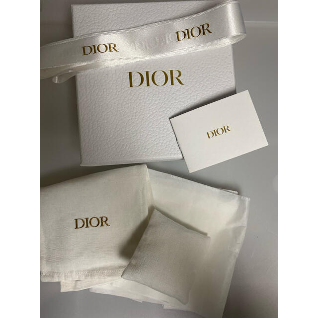 Dior(ディオール)のディオール　Dior ギフト　ボックス　リボン　ブレスレット　クッション　カード レディースのバッグ(ショップ袋)の商品写真