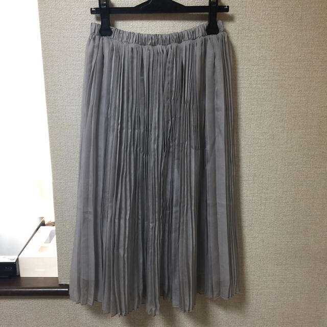 URBAN RESEARCH(アーバンリサーチ)の【もふさま売約済】URエアリーシフォンプリーツスカート レディースのスカート(ひざ丈スカート)の商品写真