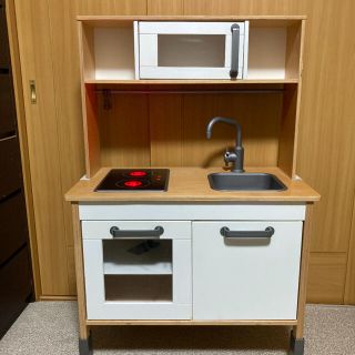 イケア(IKEA)のIKEA おままごとキッチン 食器棚　ナカリエ様(知育玩具)