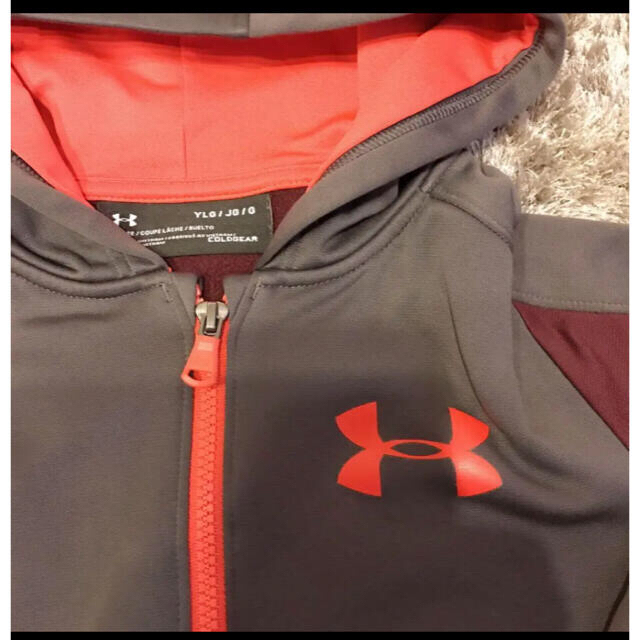 UNDER ARMOUR(アンダーアーマー)のアンダーアーマー☆UA☆ジャージパーカー☆ジュニア☆150㎝　アディダス　ナイキ キッズ/ベビー/マタニティのキッズ服男の子用(90cm~)(ジャケット/上着)の商品写真