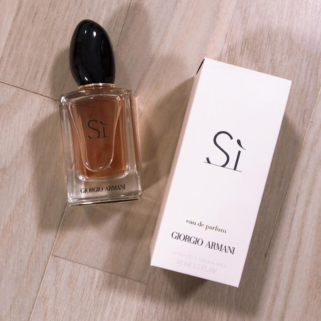 Giorgio Armani(ジョルジオアルマーニ)のGIORGIO ARMANI 「si」50ml コスメ/美容の香水(香水(女性用))の商品写真