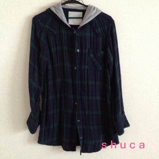 シュカ(shuca)のｓｈｕｃａ フード付きシャツ(シャツ/ブラウス(長袖/七分))