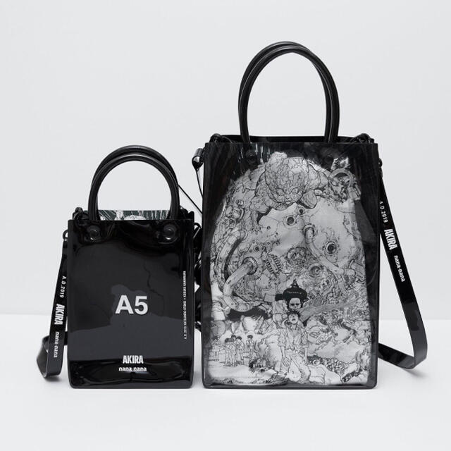 Balenciaga(バレンシアガ)の限定コラボ　AKIRA×Nana-Nana A5 ショルダーバッグ レディースのバッグ(ショルダーバッグ)の商品写真