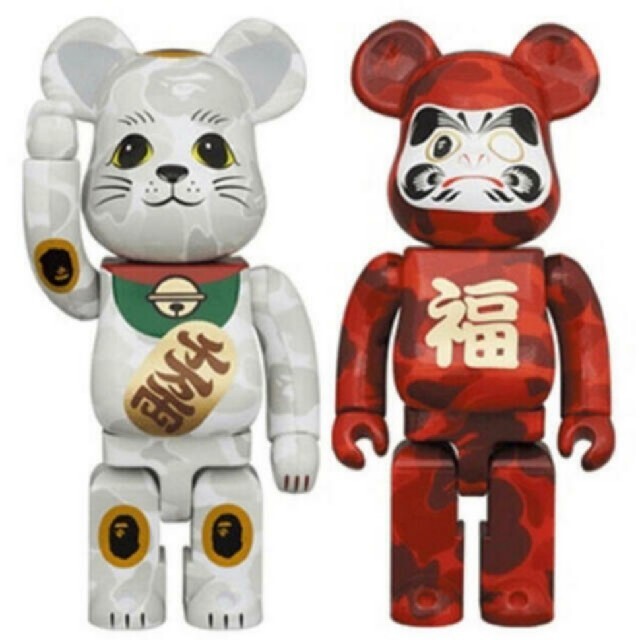 MEDICOM TOY(メディコムトイ)のBE@RBRICK BAPE 招き猫 ＆ 達磨 100% APE エイプ エンタメ/ホビーのおもちゃ/ぬいぐるみ(キャラクターグッズ)の商品写真