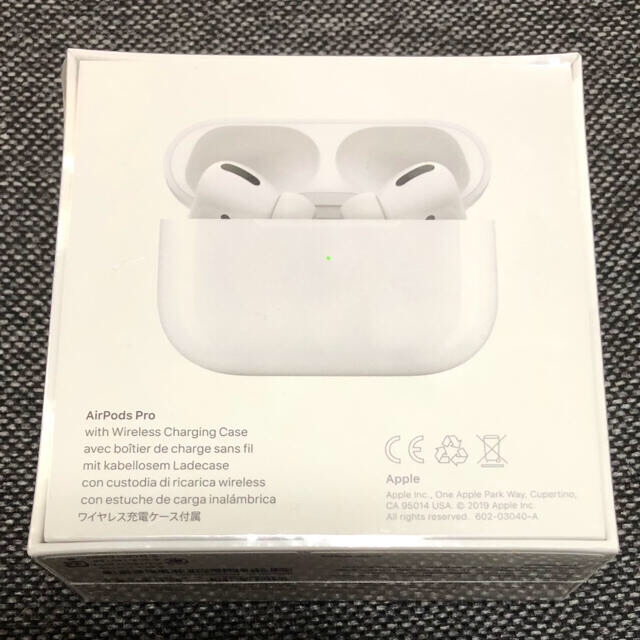 Apple(アップル)の【新品・速達】AirPodsPro エアーポッズプロ　MWP22j/A国内正規品 スマホ/家電/カメラのオーディオ機器(ヘッドフォン/イヤフォン)の商品写真