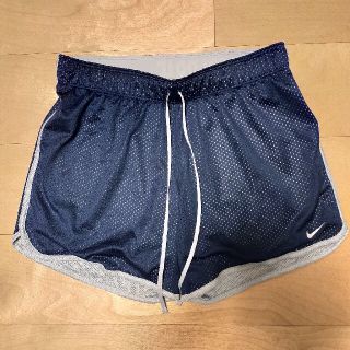 ナイキ(NIKE)のナイキ　ショートパンツ　M(ショートパンツ)