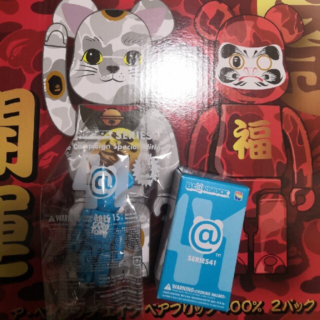 MEDICOM TOY(メディコムトイ)のBE@RBRICK BAPE®️ 招き猫 & 達磨 400% オマケ付 エンタメ/ホビーのフィギュア(その他)の商品写真