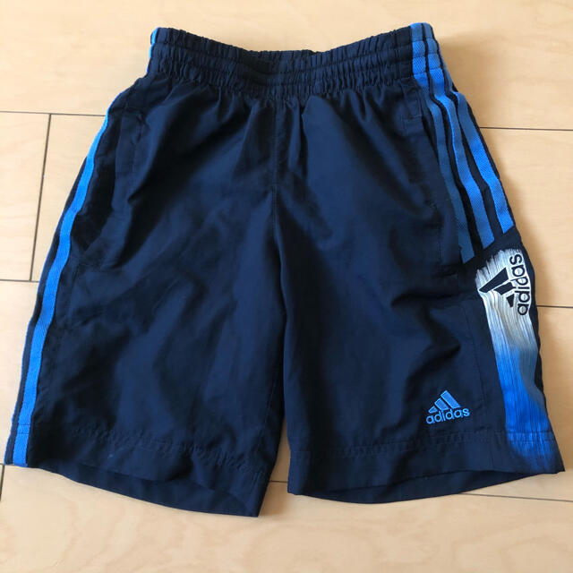 adidas(アディダス)のアディダス　ハーフパンツ　スポーツ　サッカー キッズ/ベビー/マタニティのキッズ服男の子用(90cm~)(パンツ/スパッツ)の商品写真