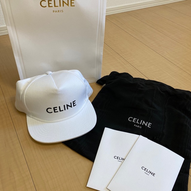 CELINEベースボールキャップ