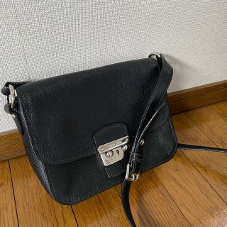 ミュウミュウ(miumiu)のmiu miu ショルダーバッグ(ショルダーバッグ)