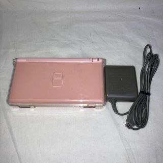 ニンテンドーDS(ニンテンドーDS)のds lite ノーブルピンク(タッチペン・カセット付)　カバー、充電器付き　(携帯用ゲーム機本体)