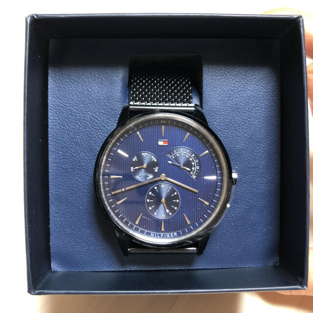 【新品】トミーヒルフィガー腕時計　ブラック