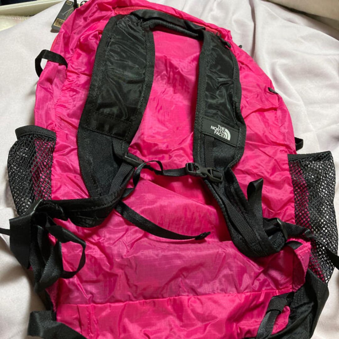 THE NORTH FACE(ザノースフェイス)のタイムセール！The North Face Fly weight pack22 スポーツ/アウトドアのランニング(ウェア)の商品写真