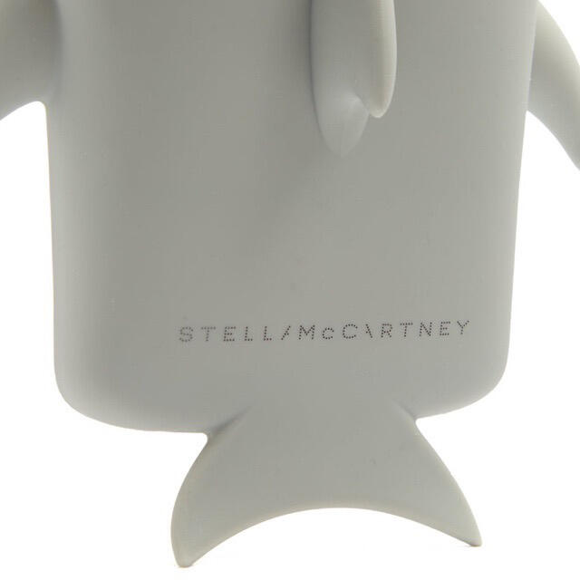 Stella McCartney(ステラマッカートニー)の残り１【新品】STELLA McCARTNEY サメ iPhoneケース グレー スマホ/家電/カメラのスマホアクセサリー(iPhoneケース)の商品写真