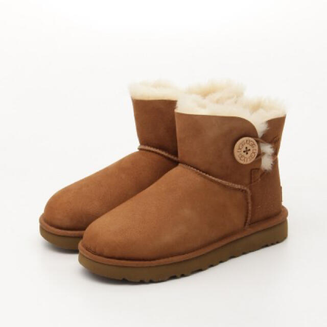 新品✨タグ付き♪UGG ⭐️ブーツ BLACK22センチ、茶色23センチ 新品✨タグ付き♪UGG ⭐️ブーツ BLACK22センチ、茶色23センチ