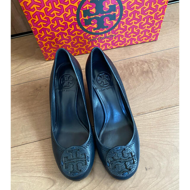 Tory Burch(トリーバーチ)の値下げ　1回使用　正規店購入　TORY BURCH トリーバーチ　パンプス　美品 レディースの靴/シューズ(ハイヒール/パンプス)の商品写真