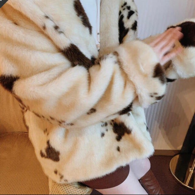 【最終値下げ！！】cow fur coat treat urself