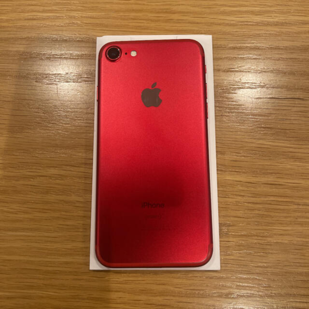 Apple(アップル)のiPhone 7 Red 128 GB SIMロック解除済 スマホ/家電/カメラのスマートフォン/携帯電話(スマートフォン本体)の商品写真