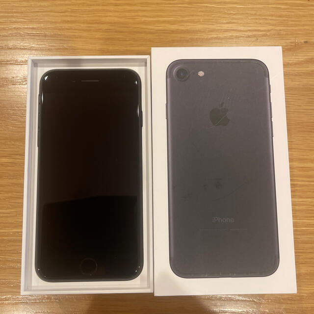 iPhone 7 Black 32GB SIMロック解除済