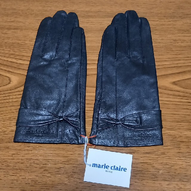 【新品　タグ付】《marie  claire》マリークレール　羊革　手袋 レディースのファッション小物(手袋)の商品写真