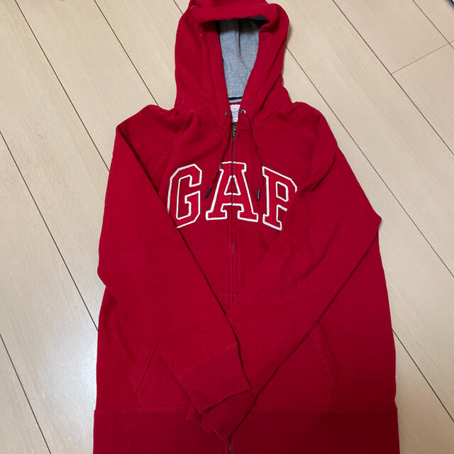 GAP(ギャップ)の【美品】ギャップ　GAP パーカー　レッド レディースのトップス(パーカー)の商品写真