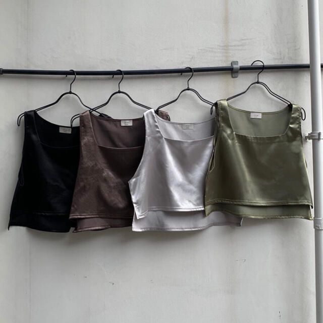 ALEXIA STAM(アリシアスタン)のSquare Satin Tank/juemi レディースのトップス(タンクトップ)の商品写真