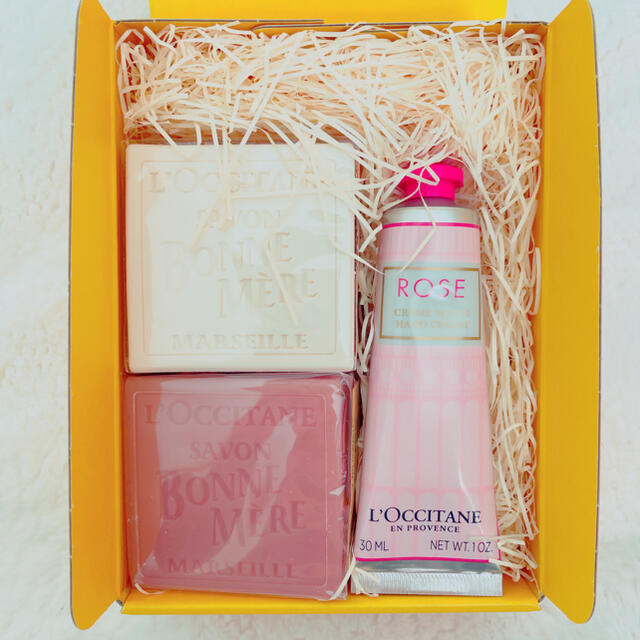 L'OCCITANE(ロクシタン)のロクシタン L'OCCITANE ローズ ハンドクリーム せっけんセット コスメ/美容のボディケア(ハンドクリーム)の商品写真