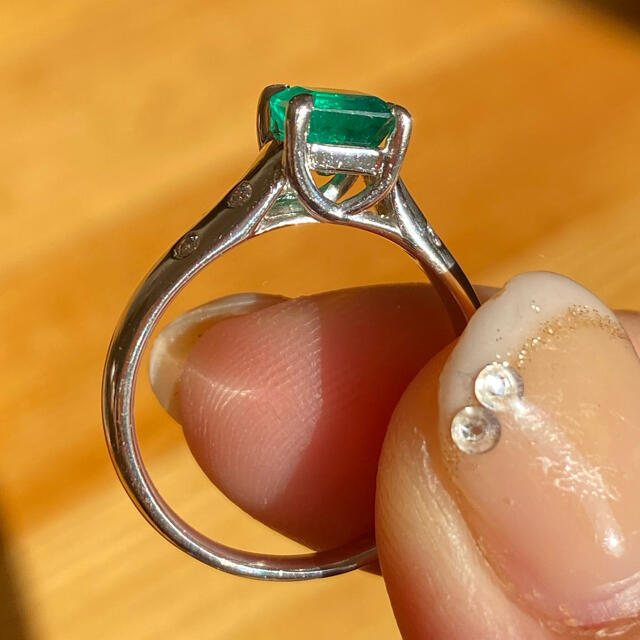 ご専用！約1ct エメラルド　pt900 レディースのアクセサリー(リング(指輪))の商品写真