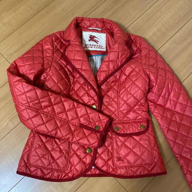 本日限定値下げ!バーバリーブルーレーベル 赤レッドジャケット 本日限定値下げ!バーバリーブルーレーベル 赤レッドジャケット