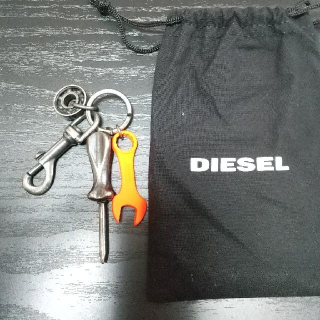 DIESEL(ディーゼル)のDIESELディーゼルキーホルダー メンズのファッション小物(キーホルダー)の商品写真