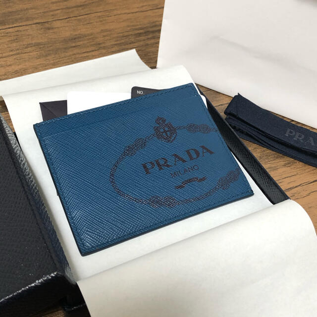 PRADA(プラダ)のGOD様専用。プラダ カードケース 名刺入れ 限定品 新品未使用品 メンズのファッション小物(名刺入れ/定期入れ)の商品写真