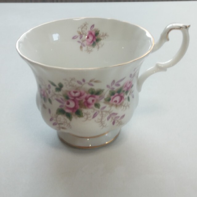 ROYAL ALBERT(ロイヤルアルバート)のロイヤルアルバート　コーヒーカップ&ソーサー　2客 インテリア/住まい/日用品のキッチン/食器(食器)の商品写真