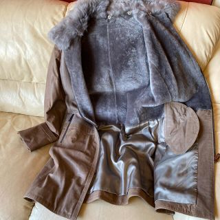お値下げ❤️超美品!エンポリオアルマーニ ムートンコート エンポリオアルマーニ ガウンコート ロング ストライプ パイル地 M 青 黒