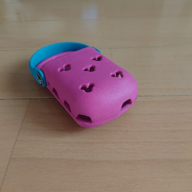 crocs(クロックス)のクロックス ディズニー モバイルケース 小物入れ スマホ/家電/カメラのスマホアクセサリー(モバイルケース/カバー)の商品写真