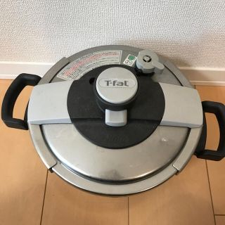 ティファール(T-fal)の【再値下げ】ティファールの圧力鍋　送料込みでお買い得(調理道具/製菓道具)