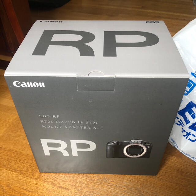 Canon EOS RP RF35 デジタルカメラ　一眼レフ