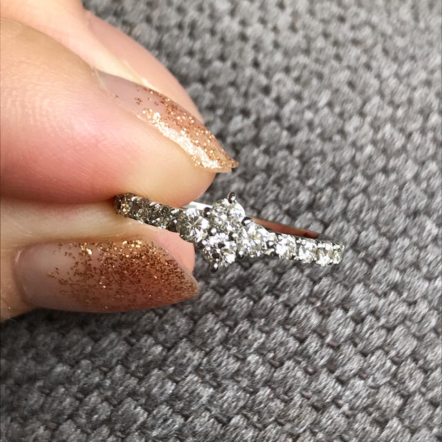 0.5カラット プラチナ ダイヤ フラワー リング レディースのアクセサリー(リング(指輪))の商品写真