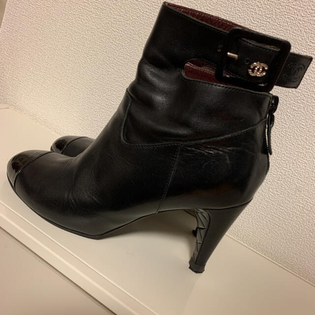 CHANEL(シャネル)の♥️CHANEL★ショートブーツ★サイズ37(23.5)センチ美品★正規品 レディースの靴/シューズ(ブーツ)の商品写真