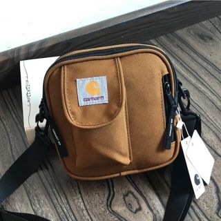 カーハート(carhartt)のカーハートショルダーバッグ　ブラウン　外タグ内タグつき　新品未使用(ショルダーバッグ)