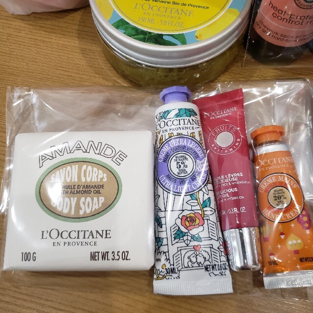 L'OCCITANE(ロクシタン)のL'OCCITANE　福袋　2021 コスメ/美容のスキンケア/基礎化粧品(保湿ジェル)の商品写真