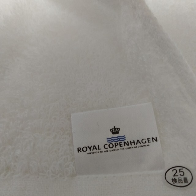 ROYAL COPENHAGEN(ロイヤルコペンハーゲン)の【2７5】ロイヤルコペンハーゲンミニタオル レディースのファッション小物(ハンカチ)の商品写真