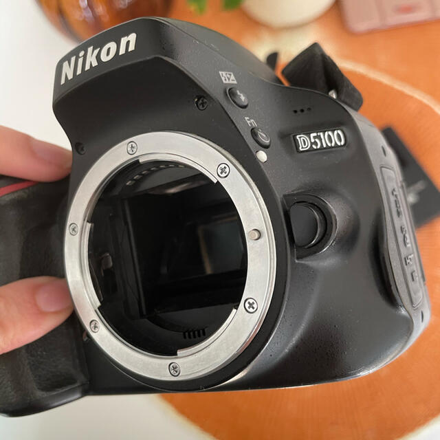 Nikon D5100、本体のみ 1