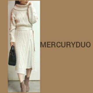 マーキュリーデュオ(MERCURYDUO)のマーキュリーデュオ　ニットワンピース　シフォンプリーツ切替　ベルト付　白(ひざ丈ワンピース)