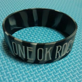 ワンオクロック(ONE OK ROCK)のONE OK ROCK ラバーバンド(ミュージシャン)