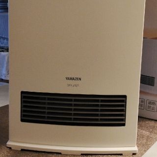 ヤマゼン(山善)のセラミックファンヒーター★1200Ｗ★(ファンヒーター)