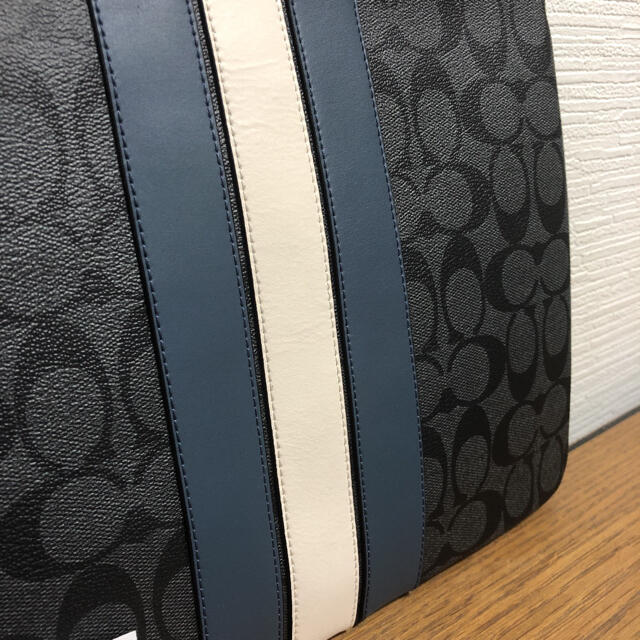 【新品未使用】COACH コーチ ラージポーチ  シグネチャーキャンバス